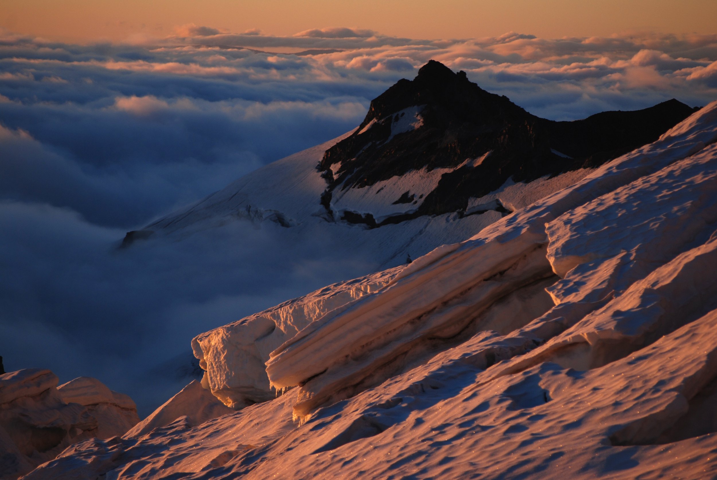 Sunrise over Little Tahoma and sea of clouds
